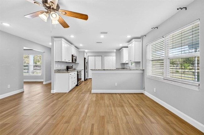 Building Photo - 1012 W Adalee St