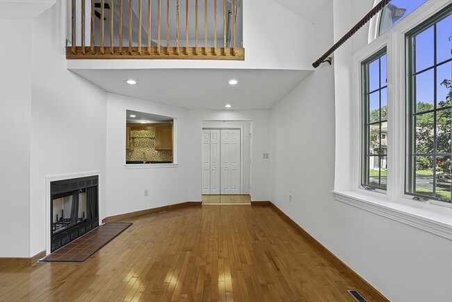 Building Photo - 237 South St