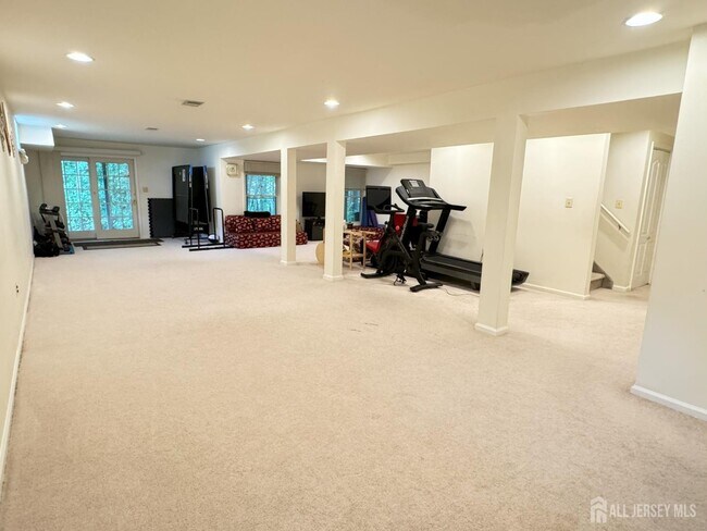 Building Photo - 36 Lavender Dr