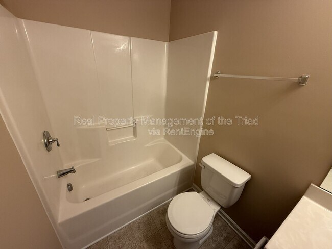 Building Photo - 2003 Chapel Park Ln