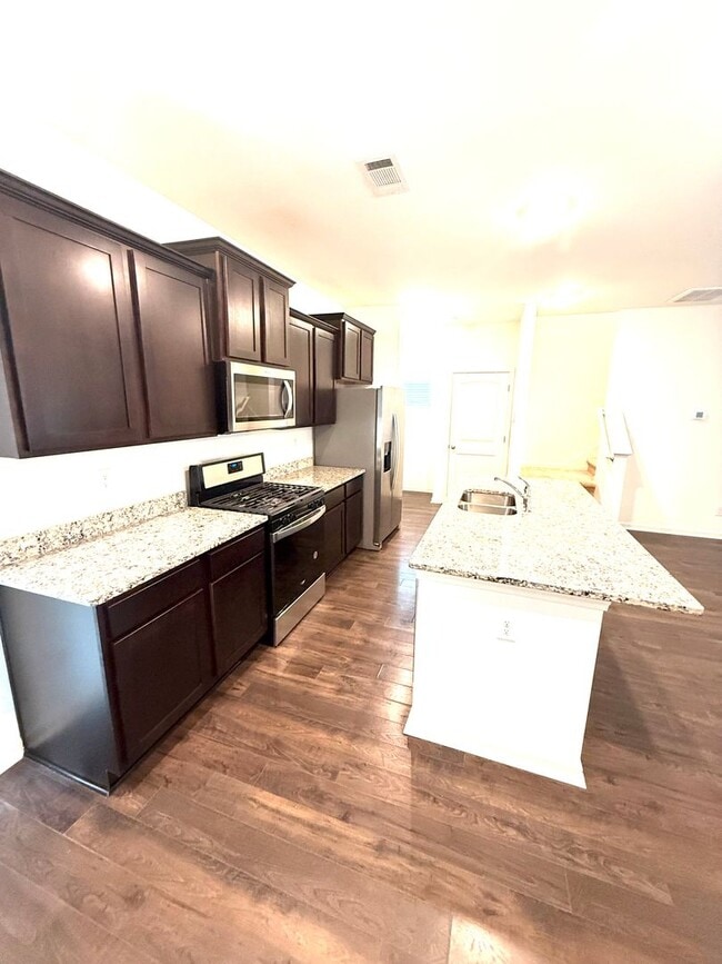 Building Photo - ** 4 Bed 2.5 Bath located in Pike Road ** Call 334-366-9198 to schedule a self-tour