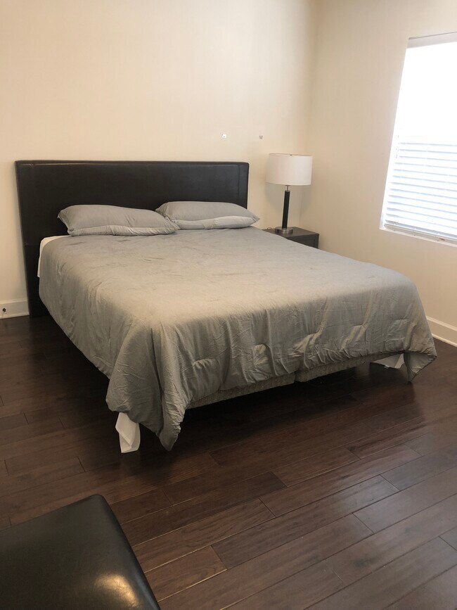 Building Photo - 1243 Franklin St