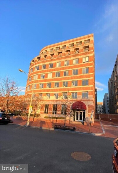 Primary Photo - 1275 25th St NW