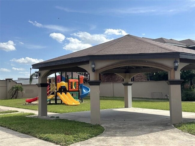 Building Photo - 12 N 17th St