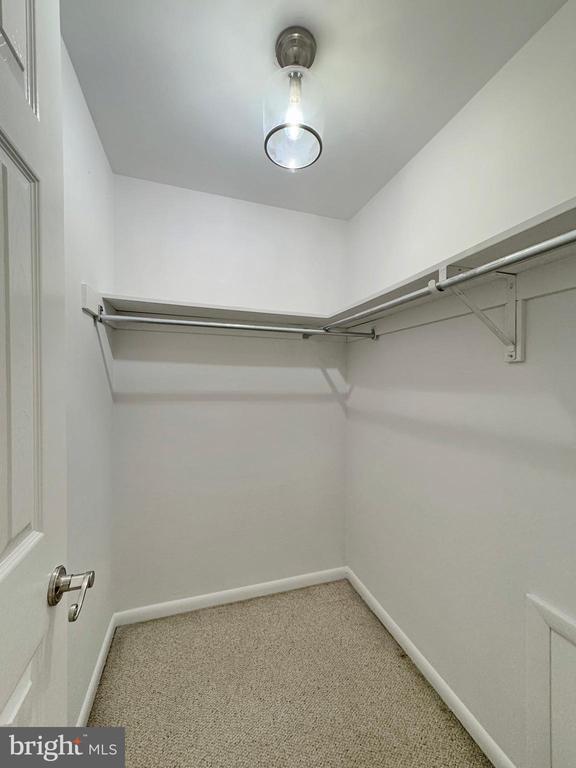 Building Photo - 29080 Autumnwood Dr