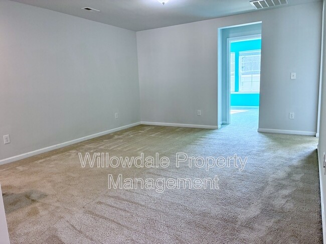 Building Photo - 1112 Lakebrink Dr