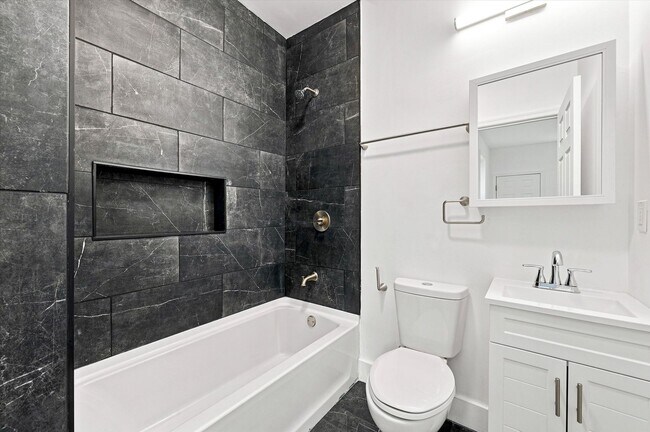 Building Photo - 2BR/3BA Home | North Philly