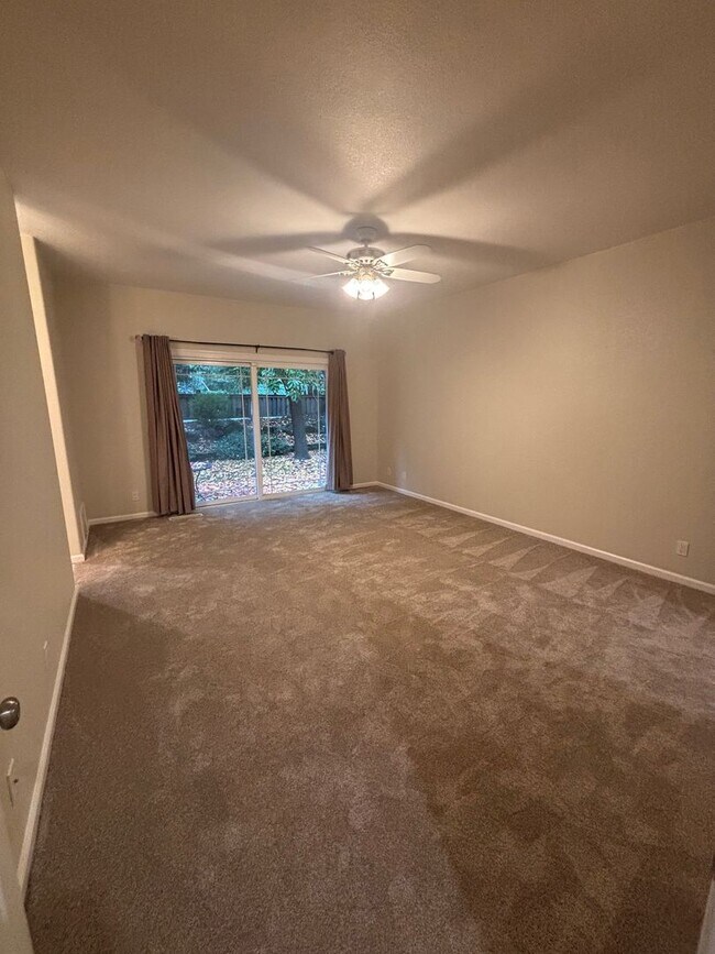 Building Photo - ** Move in Special! $500 off 1st Month's Rent!!** Single level 3 bedroom 2 bathroom Rincon Valley...