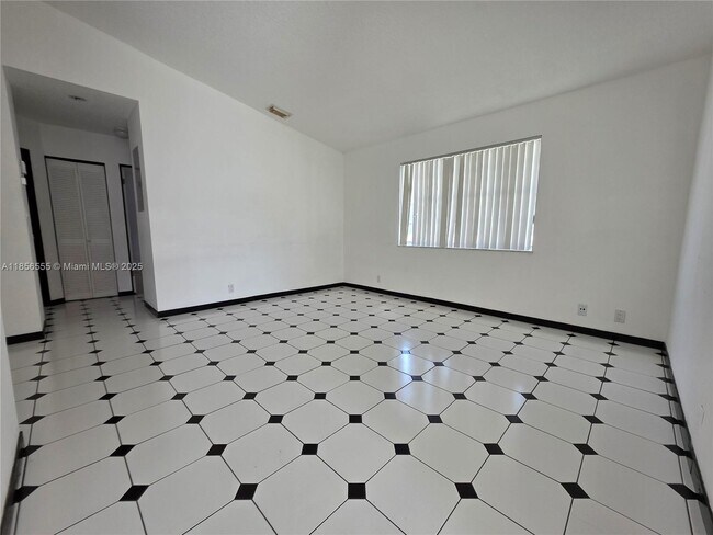 Building Photo - 15564 SW 63rd Ter