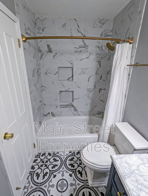 Building Photo - 1313 Foxborough Dr