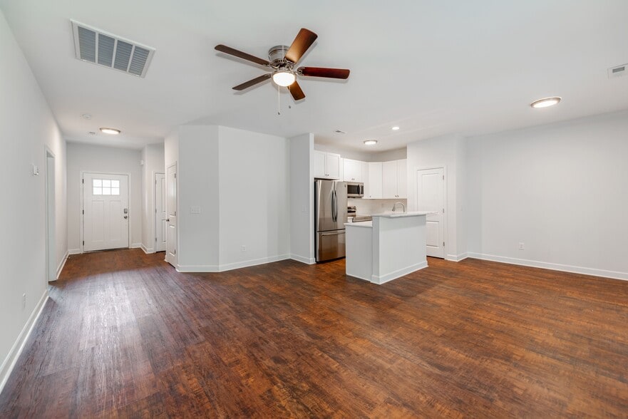 Building Photo - 910 N Ransom St