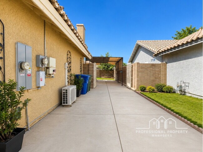 Building Photo - “Stunning 4-Bedroom, 3-Bathroom Solar Home in Rancho Sereno”