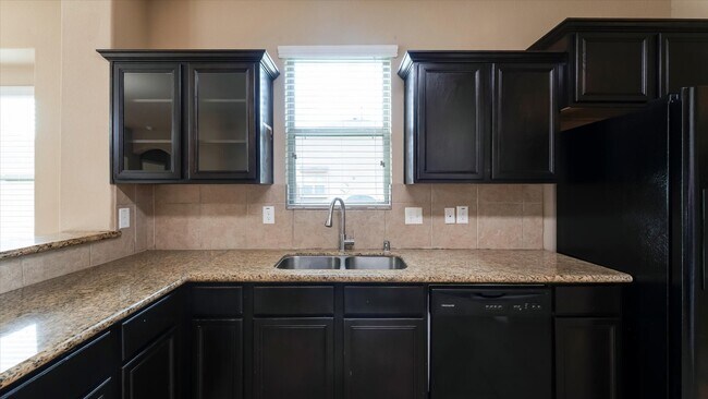Building Photo - 5506 Casa Calvet Dr