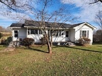 Building Photo - 3 bed 2 bath Rental