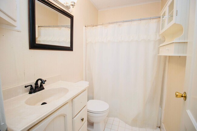 Building Photo - 3 Bedroom, 2 Bathroom in the Forest Acres Area - Available July 2026!