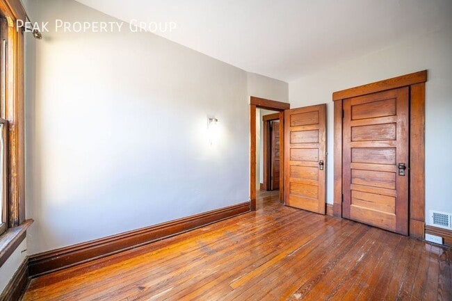 Building Photo - 1122 Harrison Ave