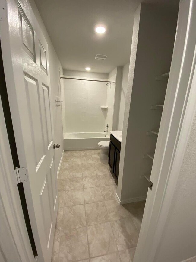 Building Photo - 9509 Murandy Dr