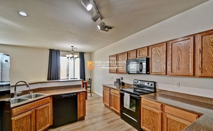 Building Photo - 8169 W Groom Creek Rd