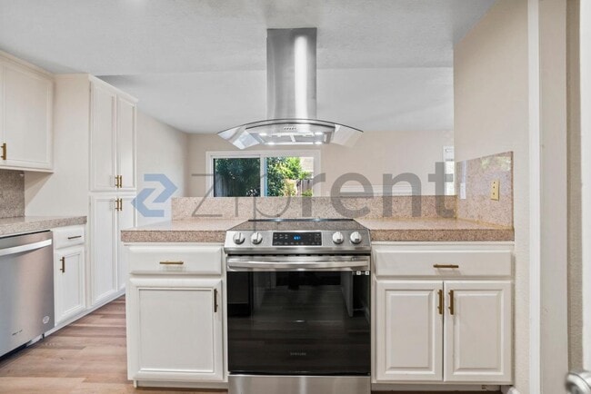 Building Photo - 2472 Camino de Jugar