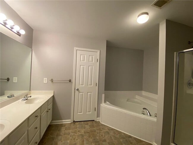 Building Photo - 397 Creek Manor Way