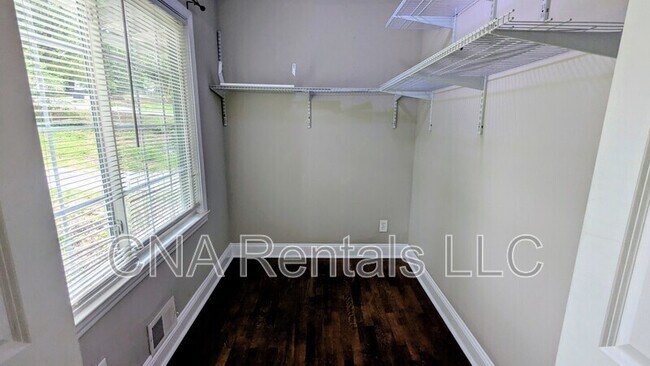 Building Photo - 631 Blackhawk Cir