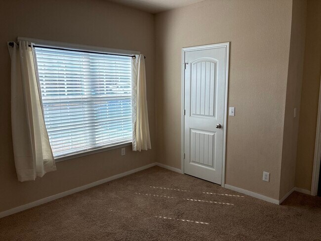 Building Photo - **Move-In Bonus! $500 Amazon Gift Card wit...