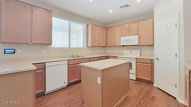 Building Photo - 15406 W Monterosa St