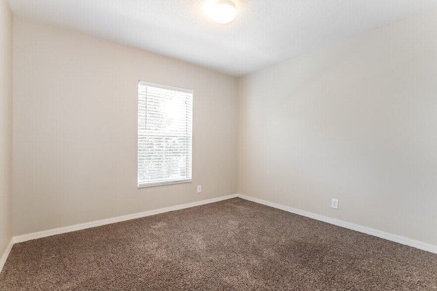 Building Photo - 3128 Royal Tuscan Ln