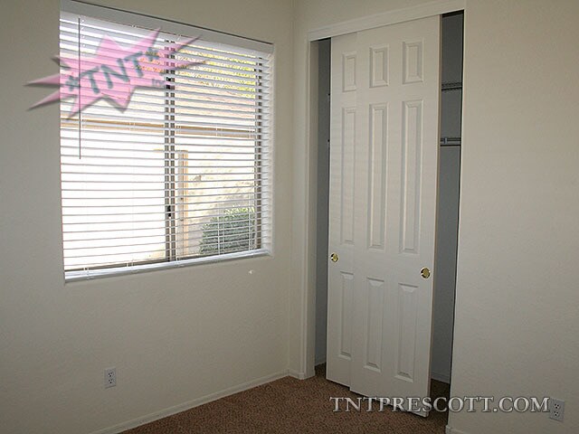 Building Photo - Home in Granville HOA ~ COMP HOLD (B)