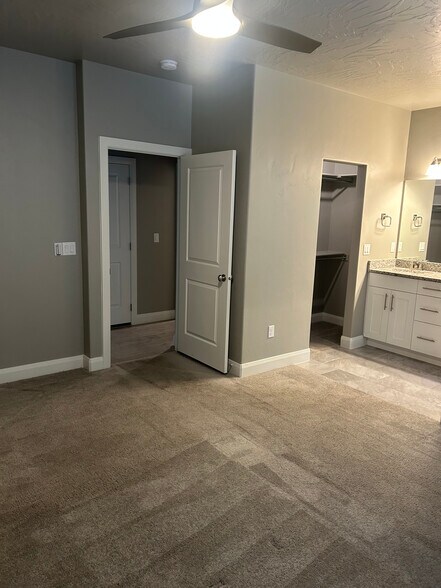 Building Photo - 3676 S Montreal Ln