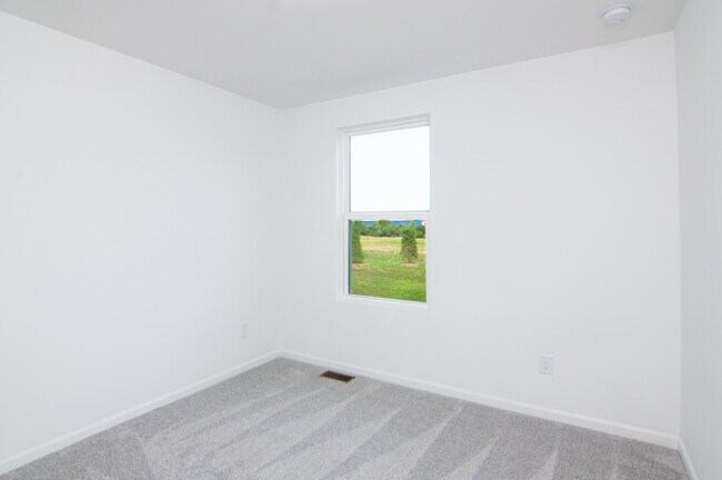 Building Photo - 5559 E Spaniel Dr