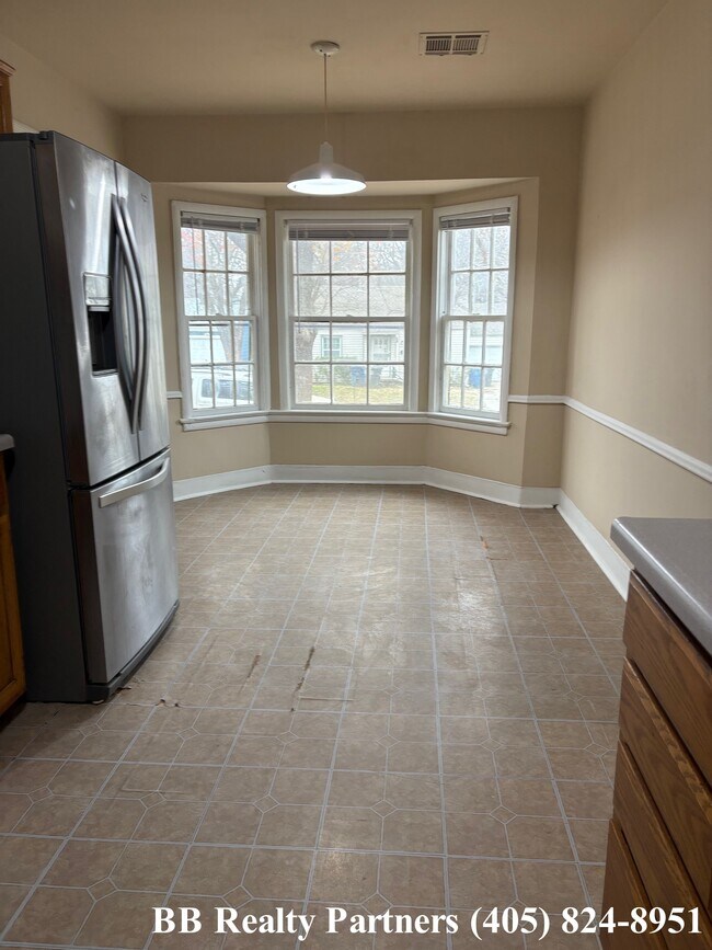 Building Photo - 249 S Richmond Ave