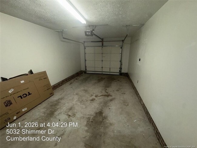 Building Photo - 5032 Shimmer Dr