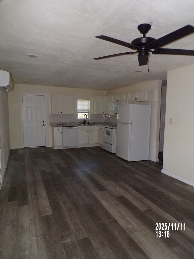 Building Photo - 1607 NW Lincoln Ave