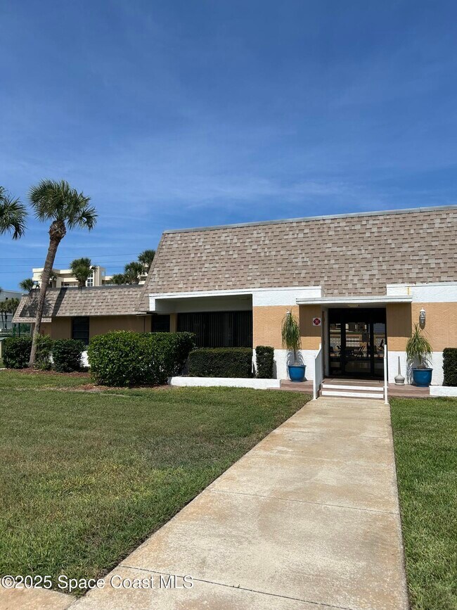 Building Photo - 2700 N Hwy A1A