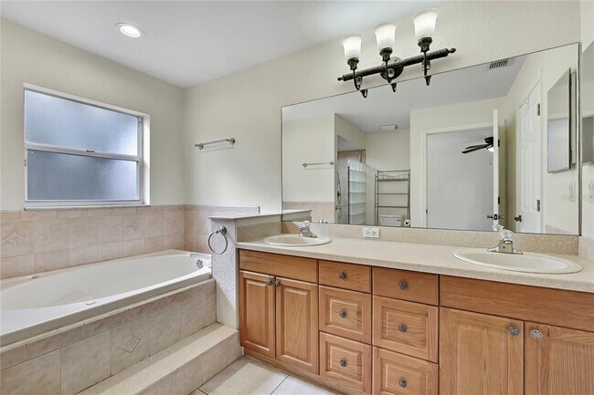 Building Photo - 12052 Jade Ave