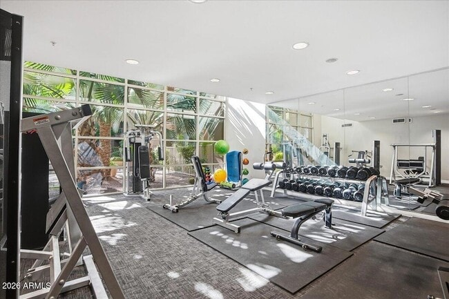 Building Photo - 1701 E Colter St