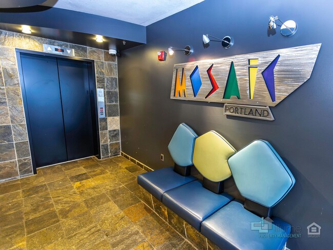 Building Photo - Stylish Urban Studio in the Heart of Downtown Portland