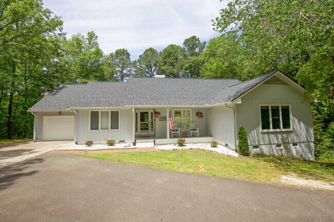 Building Photo - 806 Sumac Ln
