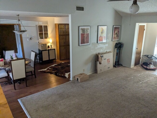 Building Photo - 3 Bed 2 Bath Home - Park Access