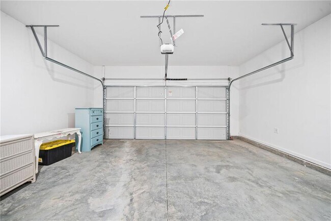 Building Photo - 788 Evergreen Rd