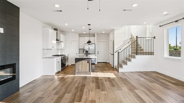 Building Photo - 3661 Rosemont Dr