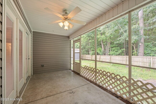 Building Photo - 205 Croatan Woods Dr