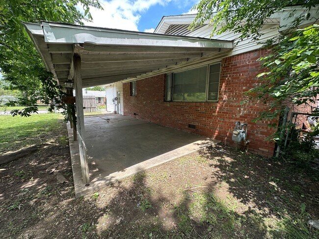 Building Photo - house