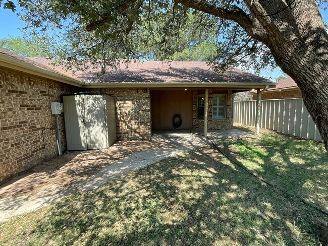 Building Photo - 2407 Arbor Cir