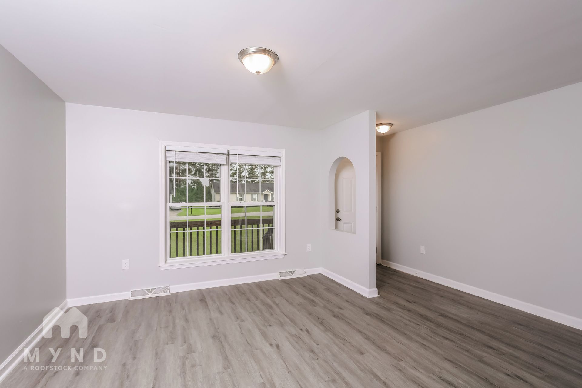 Building Photo - 215 Clearwater Dr