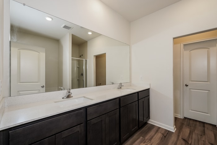 Building Photo - 809 Clark Dr