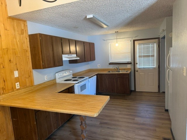 Building Photo - 303 Racquet Dr