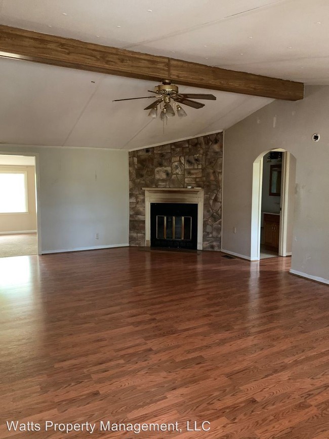 Building Photo - 3 br, 2 bath House - 302 Community Road
