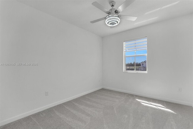 Building Photo - 2425 SE 28th Dr